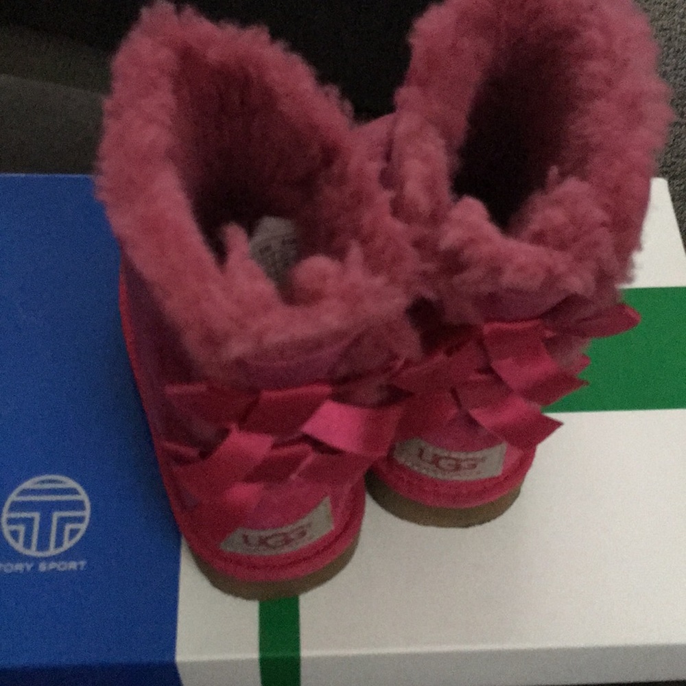Ugg toddler boots